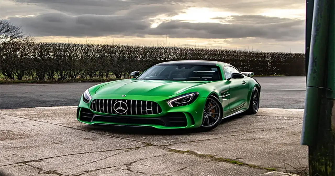 Mercedes AMG GTR: Das Biest – geboren für die Rennstrecke, verfeinert für die Straße 2 25 1