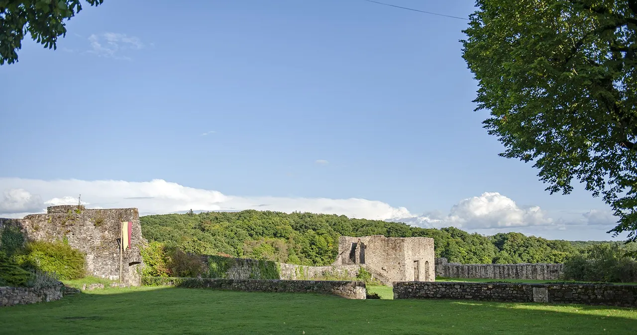 F Sainte Suzanne Burgruine 2 credits Hilke Maunder
